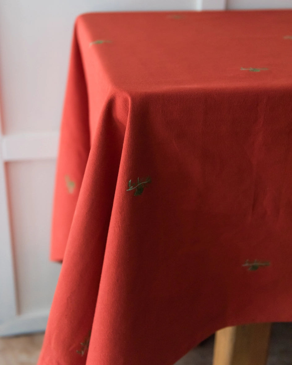 Holly Sprig Tablecloth