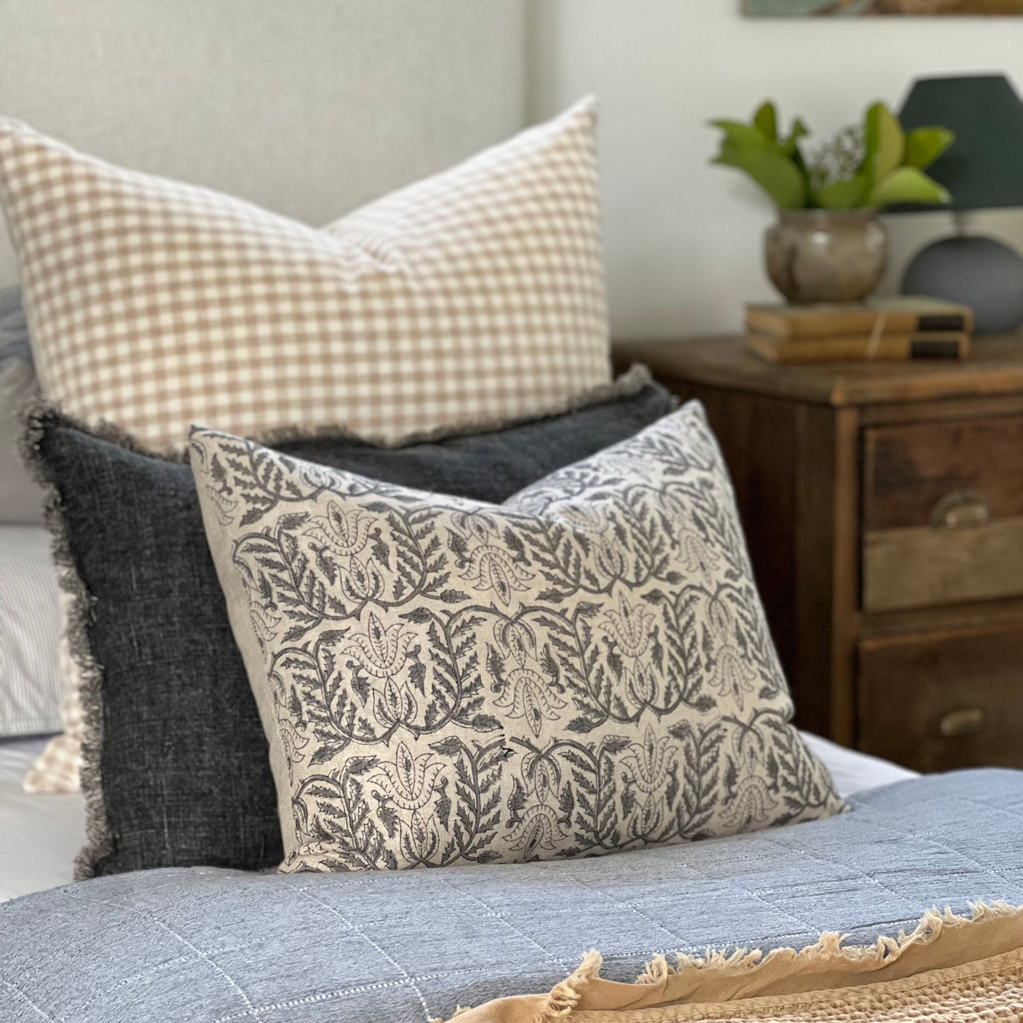 Abbey Fringed Linen Cushion | 40cm x 60cm