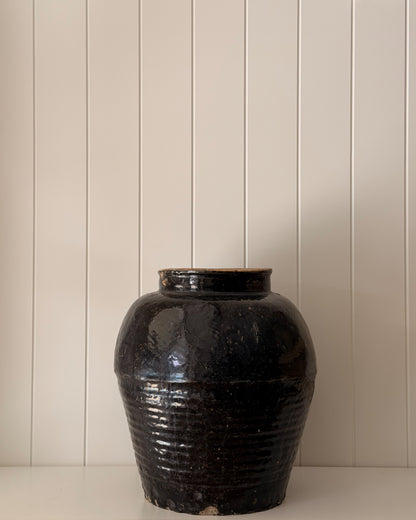 Obsidian-Glazed Shanxi Vessel