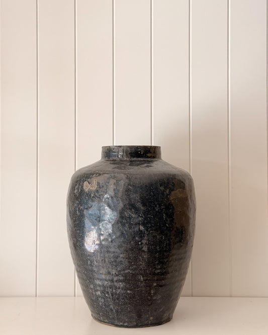Obsidian-Glazed Shanxi Vessel