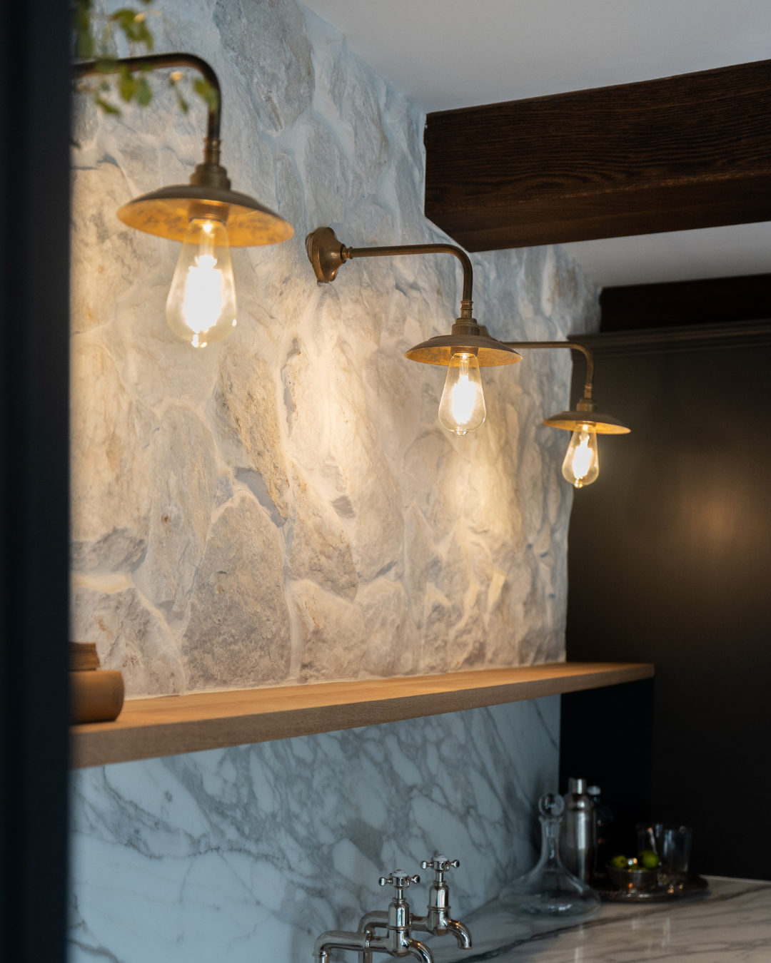 Reznor Wall Light